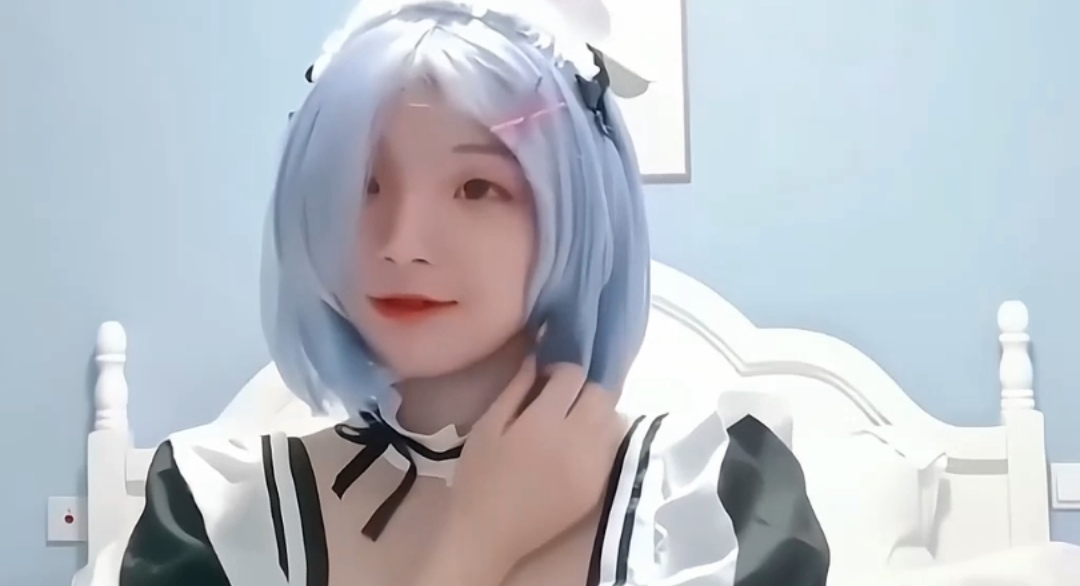 女仆装骚穴塞水\!晶 [.棒 疯狂)自慰喷水内射